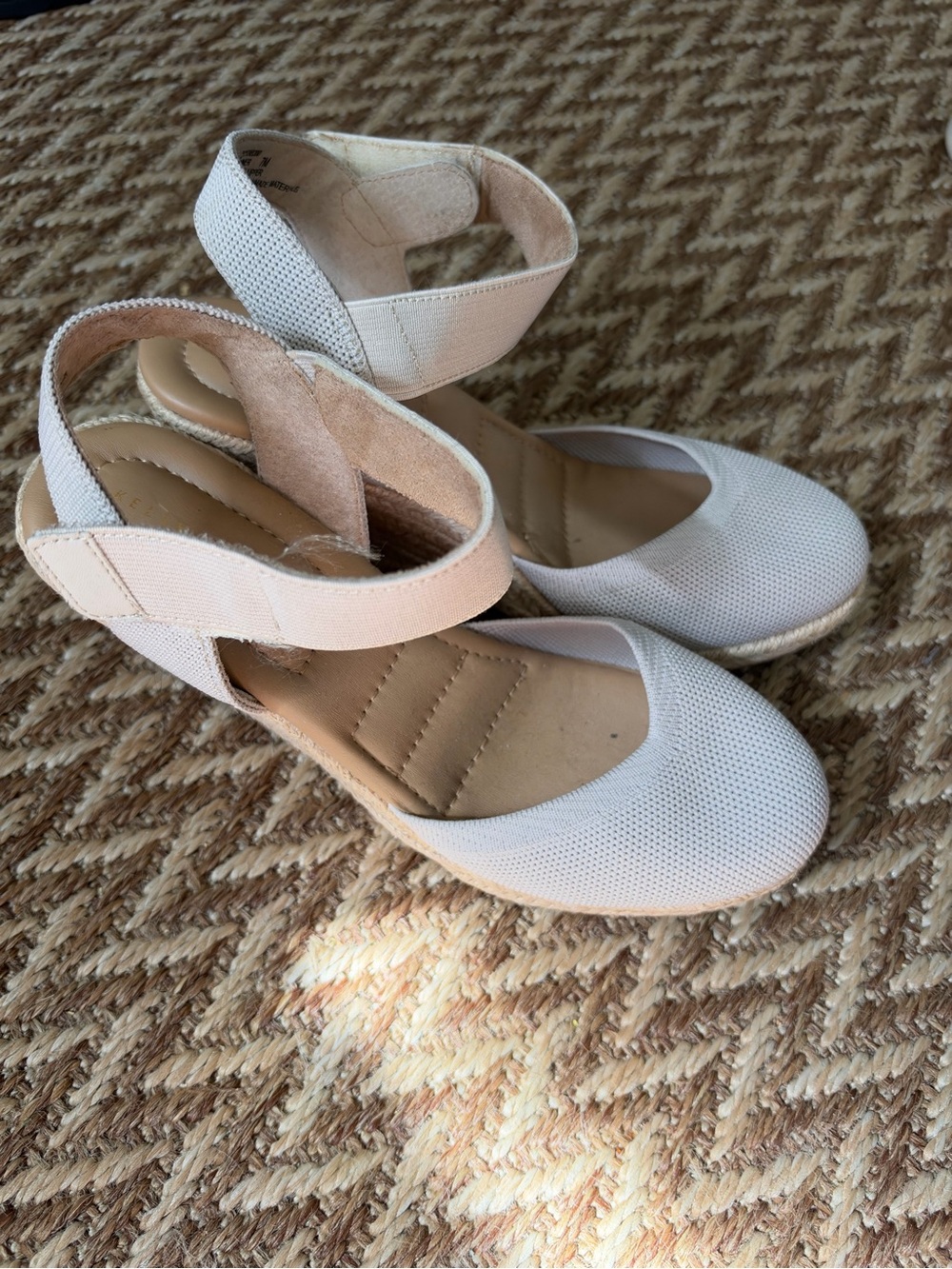 Kelly & Katie Wedges - Picture 2 of 5
